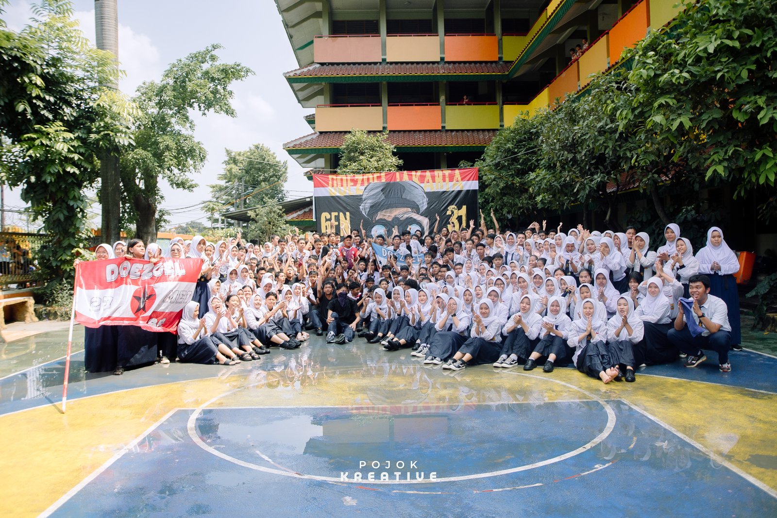 Buku Tahunan Sekolah SMPN 275 Jakarta Angkatan 31