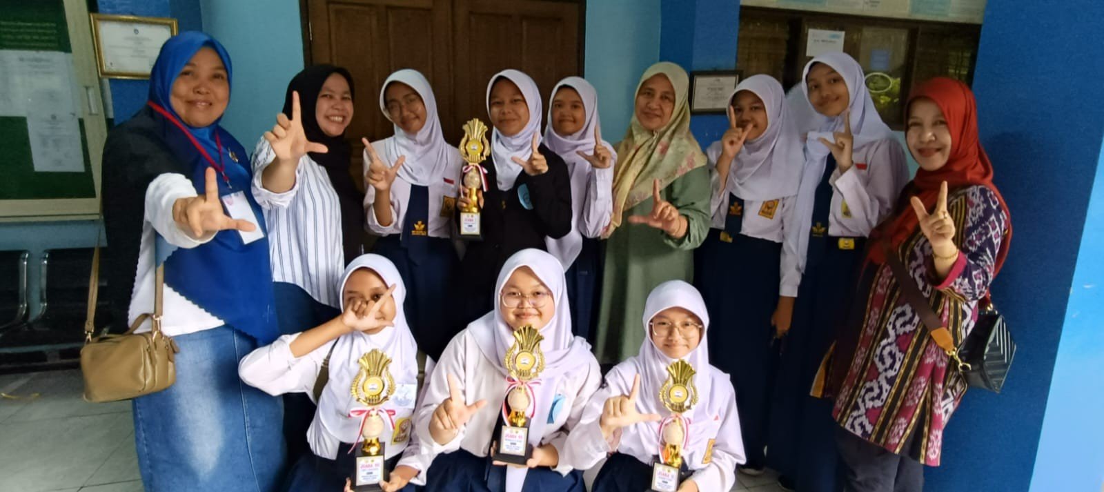JUARA LOMBA KEBAHASAAN TINGKAT JT2