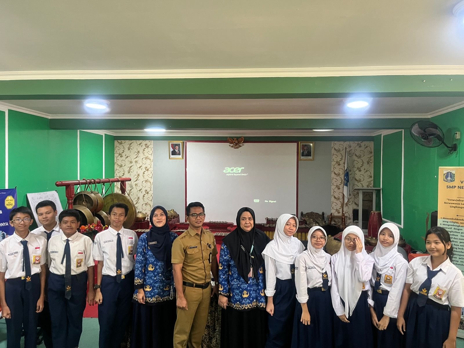 Penyuluhan dan Pemeriksaan Gizi Makanan Kantin SMPN 275 Jakarta